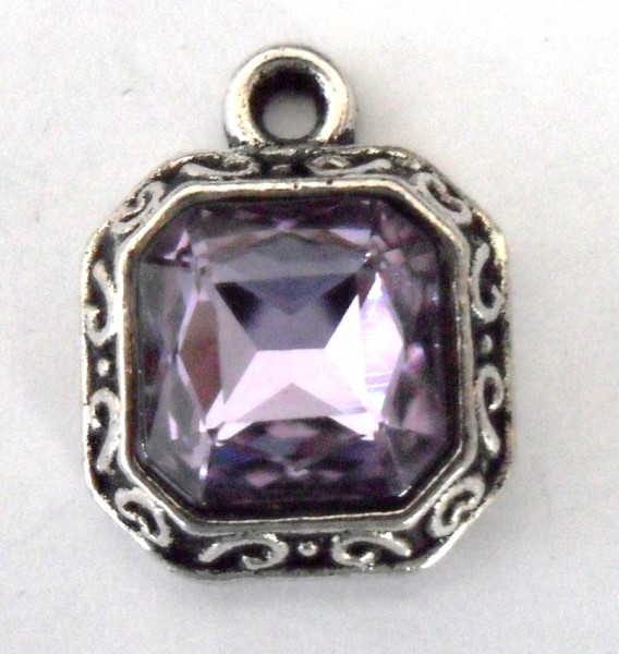 Kettenanhänger mit violettem Glasstein, Ornamentrahmen, Antik Silberfarben, 19x19mm