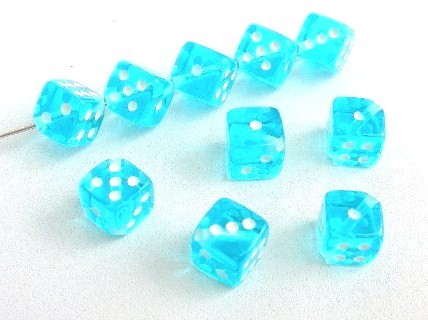 Würfelperlen, transparent, Türkis, diagonal gebohrt, 8x8mm