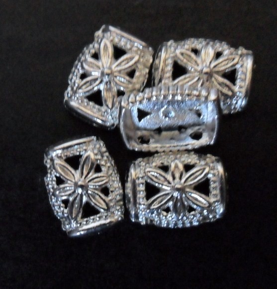 Metallperlen, Zwischenteile mit Ornament, Silberfarben, 14.3x11x3mm