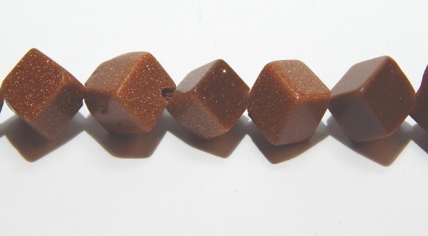 Goldfluss, Würfel, diagonal gebohrt, 8x8mm