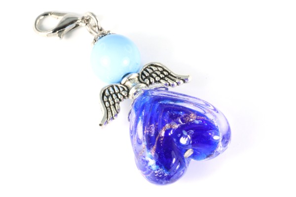 Perlenengel, handgefertigt mit blauem Glasperlen-Herz – Anhänger