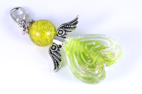 Handgefertigter Perlenengel mit grünem Glasperlen-Herz – Anhänger